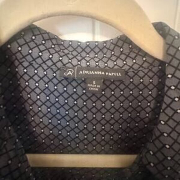 Navy and White Patterned Top - Picture 2 of 4